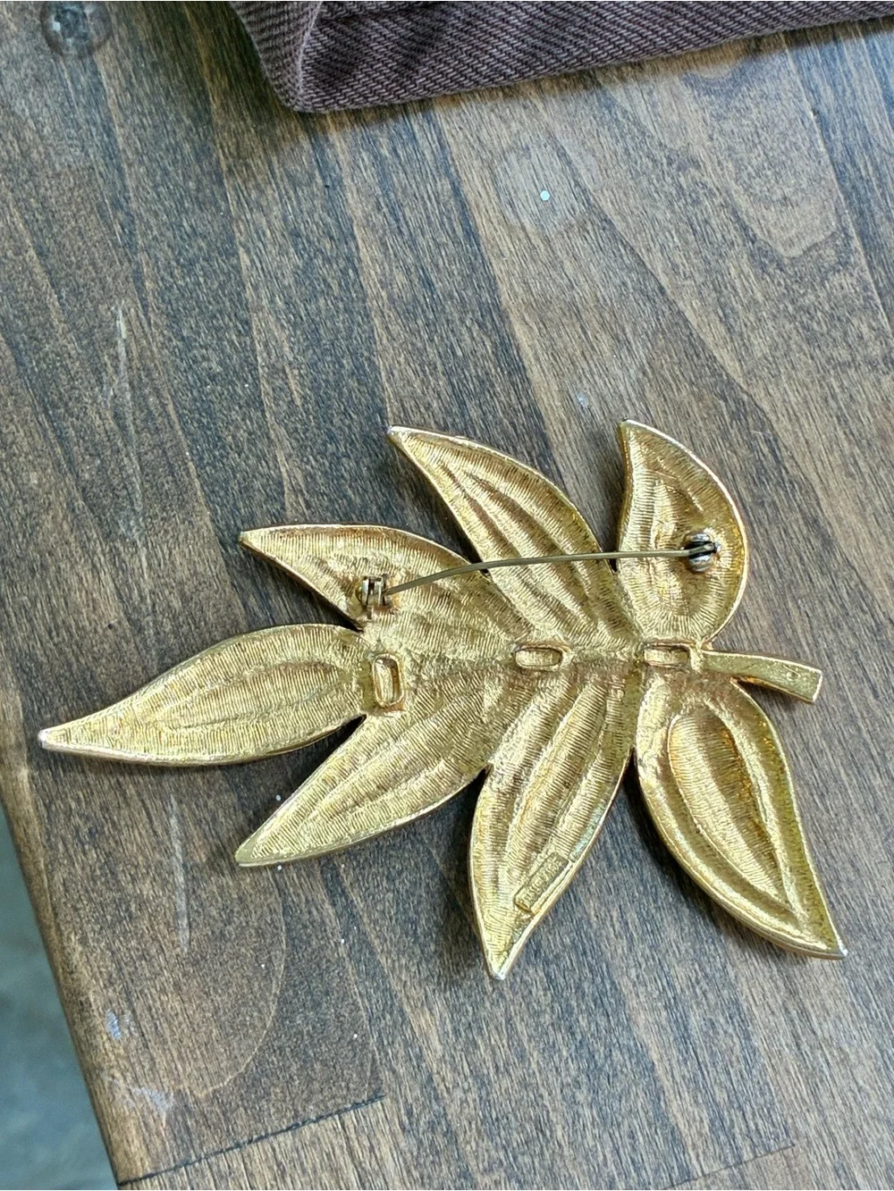 Vintage Dauplaise Signed Gold Leaf Brooch